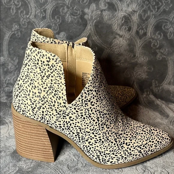Serra Cream and Black Patterned Ankle Booties - Picture 6 of 8